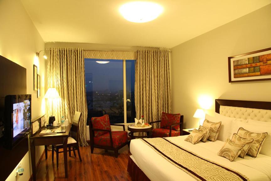 Treehouse Queens Pearl Gurgaon Eksteriør billede