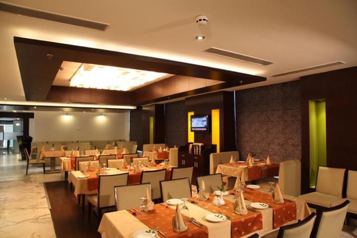 Treehouse Queens Pearl Gurgaon Eksteriør billede