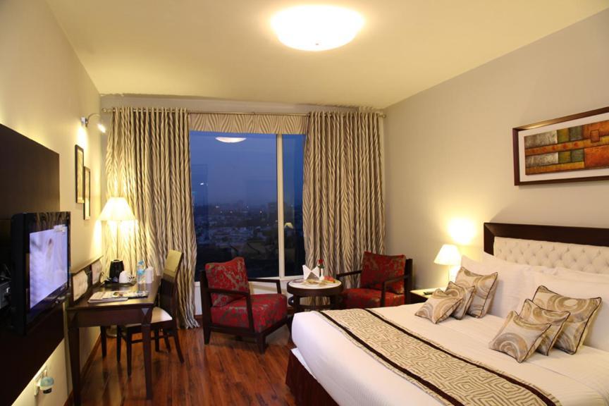 Treehouse Queens Pearl Gurgaon Eksteriør billede