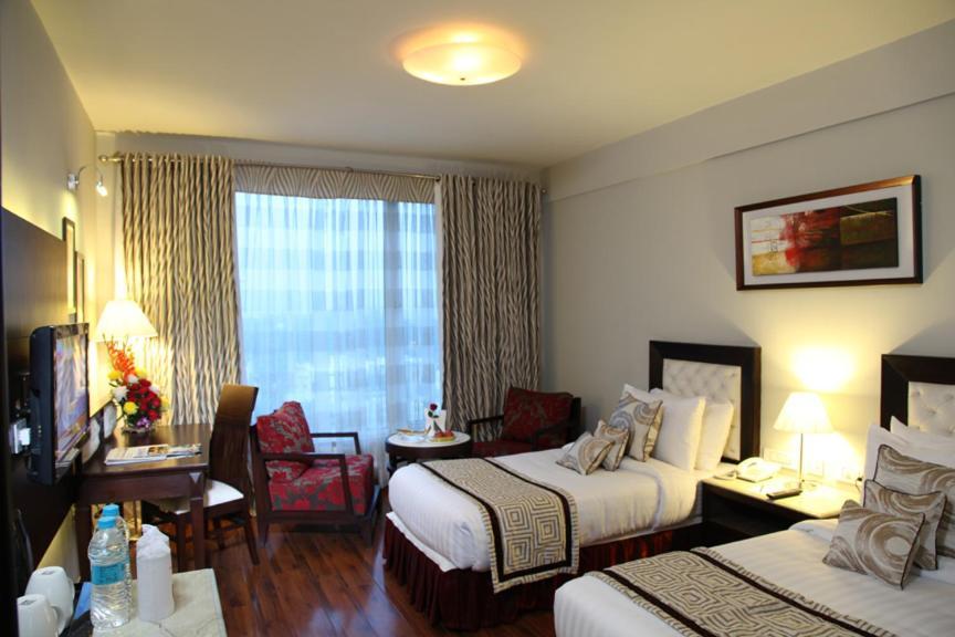 Treehouse Queens Pearl Gurgaon Eksteriør billede
