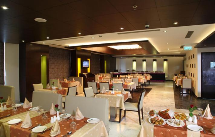 Treehouse Queens Pearl Gurgaon Eksteriør billede