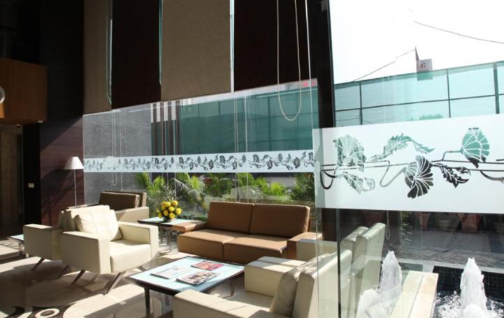 Treehouse Queens Pearl Gurgaon Eksteriør billede