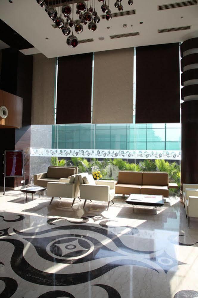 Treehouse Queens Pearl Gurgaon Eksteriør billede
